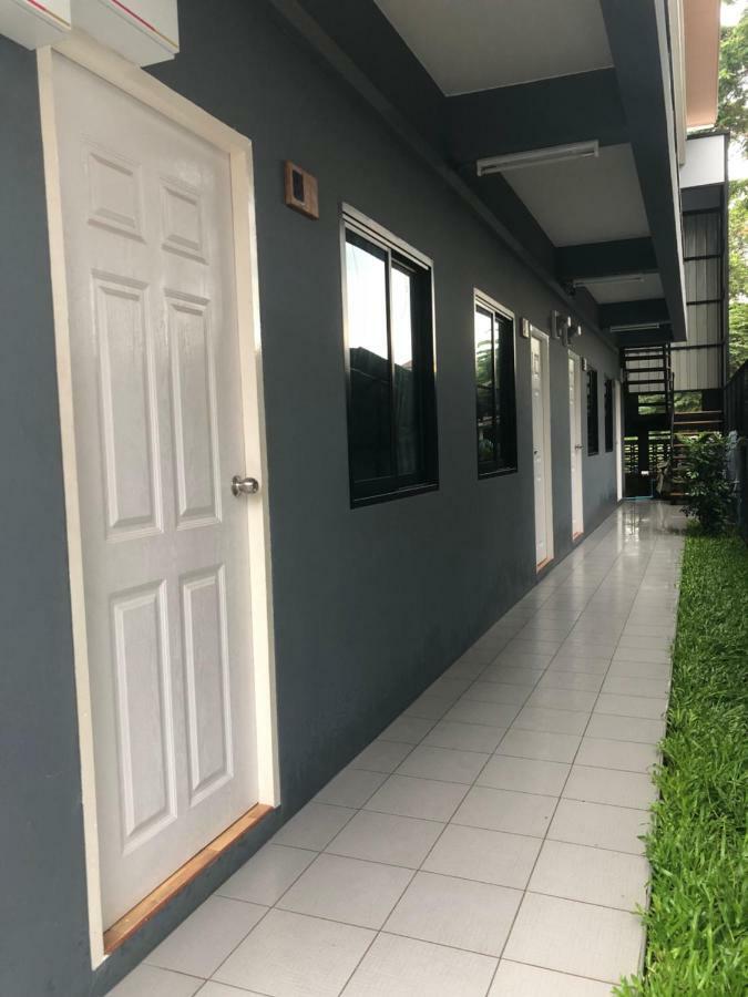 Sp Home Bangsaen Екстериор снимка