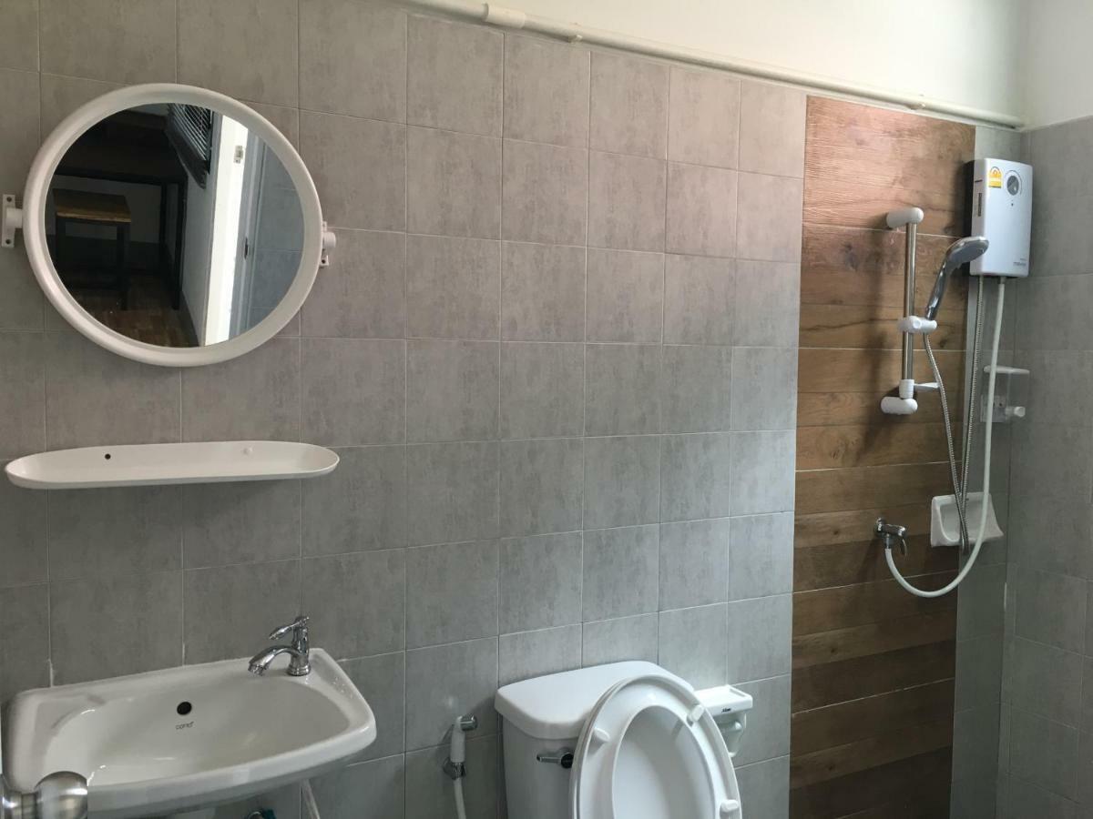 Sp Home Bangsaen Екстериор снимка